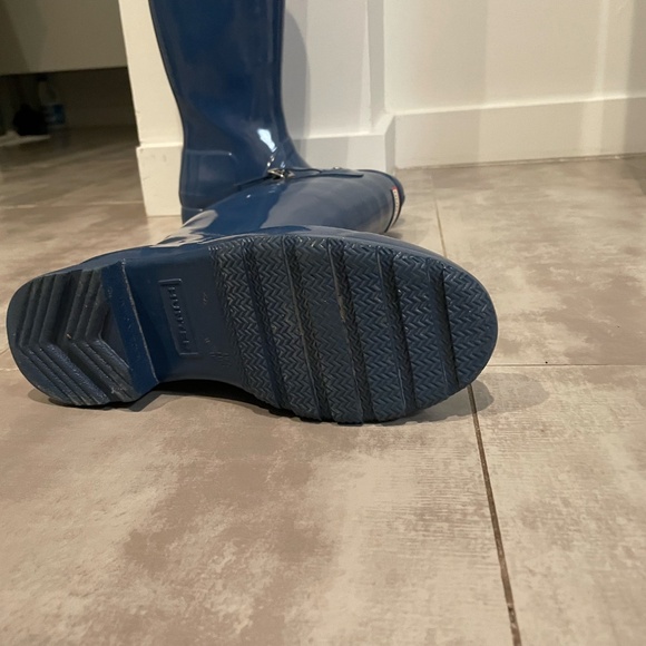 AUTHENTIC Hunter Original Tall Rain Boot in Navy - Size 7 - Picture 4 of 5